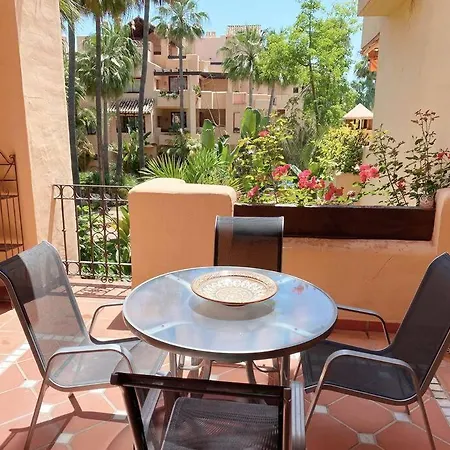 Lovely 2 Bedroom In Bahia Alcantara Apartment Marbella