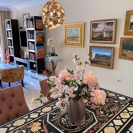 Lovely 2 Bedroom In Bahia Alcantara Marbella
